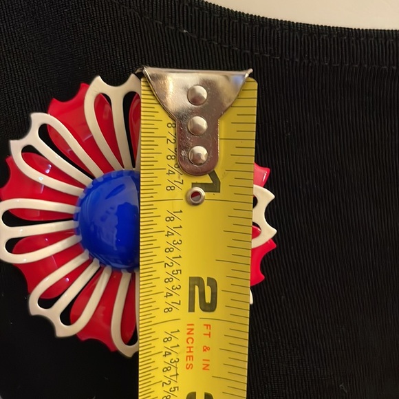 Vintage 1960s red, white and blue enameled flower pin - Picture 4 of 7